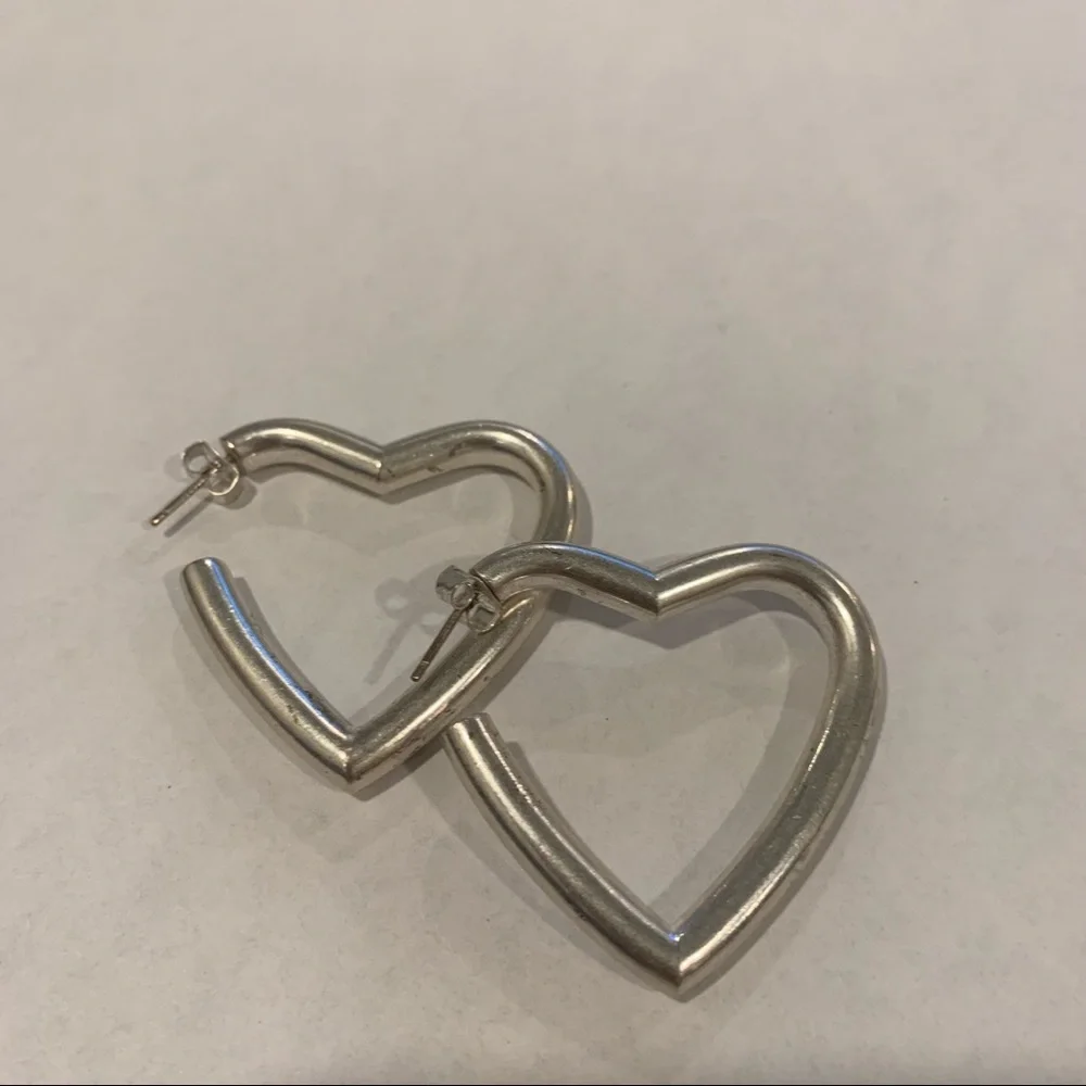 Madewell silver heart shaped hoop - Picture 3 of 3